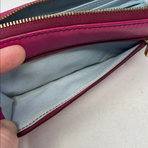 FOSSIL 1954 FUSCHIA HOT PINK COWHIDE LEATHER AND BLUE ZIP AROUND WRISTLET WALLET - Picture 12 of 16